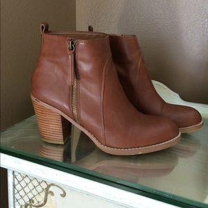 Rich light brown booties